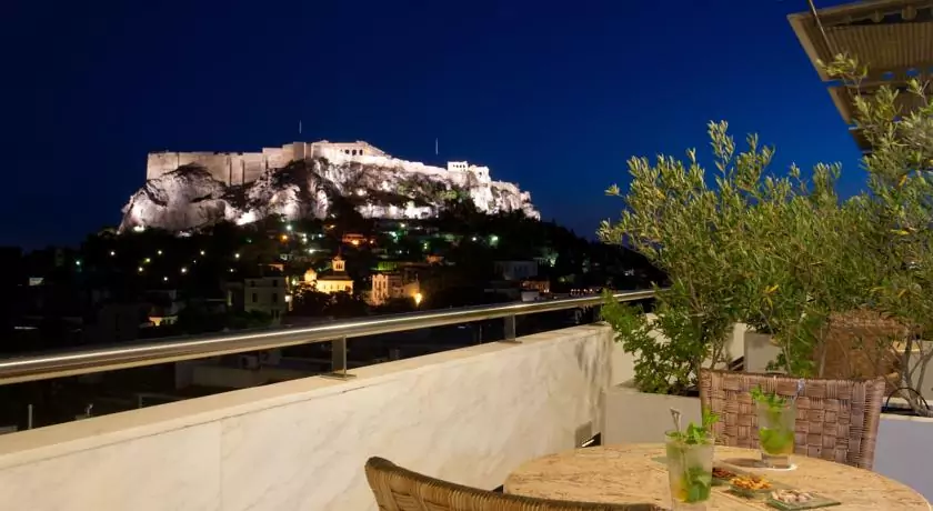 ELECTRA PLACE HOTEL в 36 км от аэропорта и в 14 км от нашей клиники